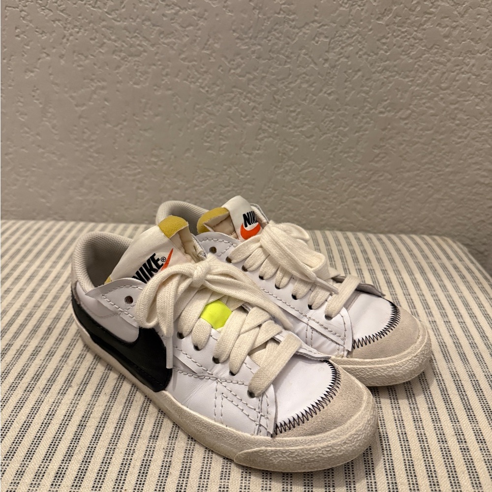 Nike Blazer Low ‘77 Jumbo (7.5 Women)